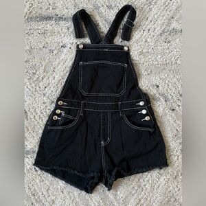 Edikted Black Shorts Overalls Small

Black Denim Overalls with White Stitching